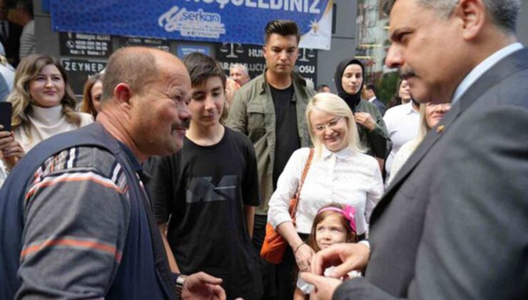 ‘Cin Fatih’ Bakan’ın yolunu kesti! Verdiği anlamlı hediye dikkat çekti