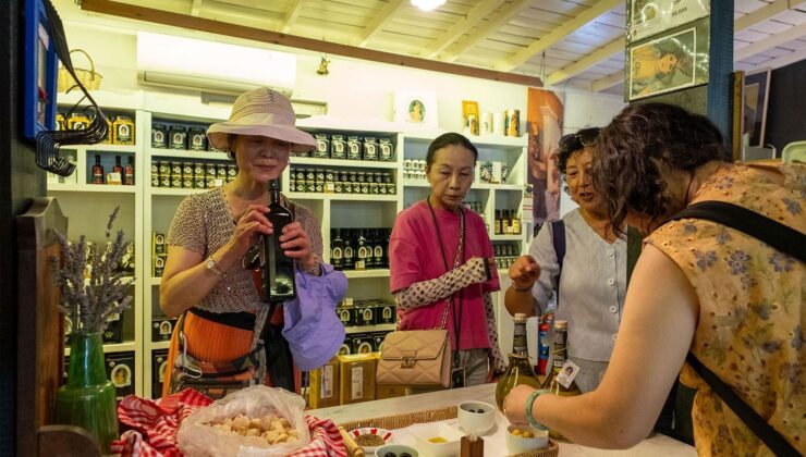 Çinli Turistlerin Çanakkale’deki yeni gözdesi zeytinyağı oldu