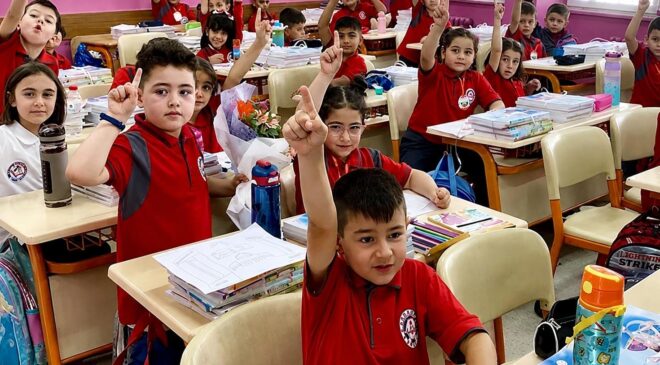 Okullar açılmadan yüzde 30 zam! Veliler kara kara düşünüyor