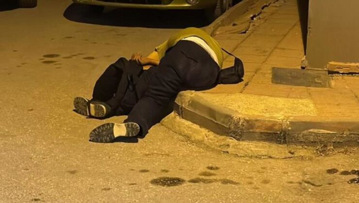 Endişelendiren görüntü! Yanına yaklaşanlar telefondan gelen sese odaklandı