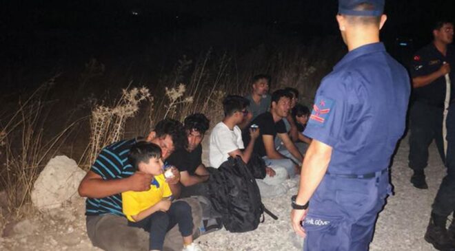 Gece yarısı yardım yardım istediler: 8 çocuk son anda kurtarıldı