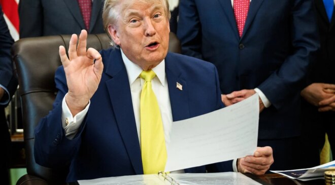 Trump’ın yeni saçları şaşkına çevirdi! Alışılmış sarı saçları bir anda kahverengiye döndü
