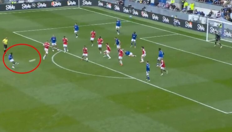 Manchester United’a 90+6’da büyük şok! Son saniyede kaleye füze yolladı