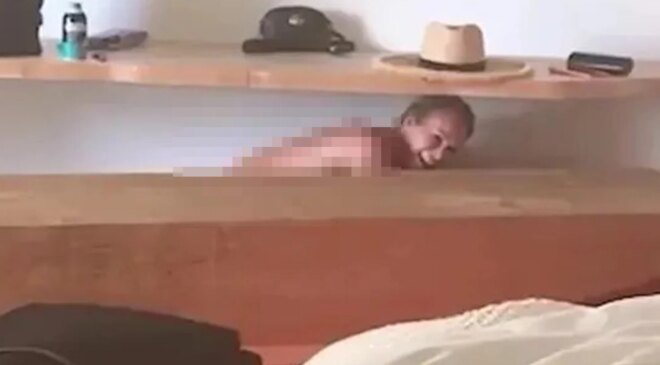 İngiliz oyuncu kıyafetsizken eşi kamerayı açtı! Eşine “Sakın çekme” diye seslendi