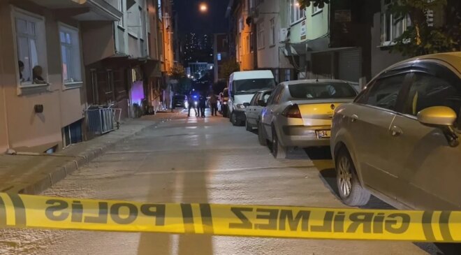 Esenler’de, evde çıkan tartışmada silahlı saldırgan dehşet saçtı: 3 ağır yaralı var