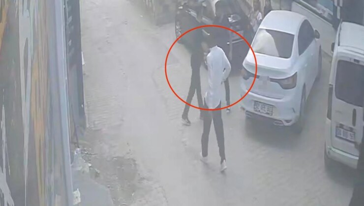 Darbedilen kadını sevgilisinin elinden kurtarmak isterken canından oluyordu