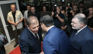 Cemil Tugay, kendisine “Hımbıl” diyen ismi kapıda karşıladı; kulisler hareketlendi