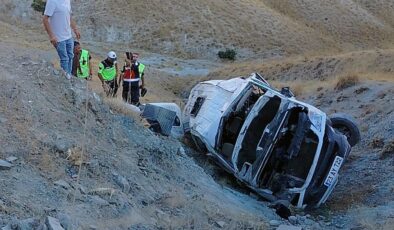 Elazığ’da minibüs uçuruma yuvarlandı: Yaralılar var