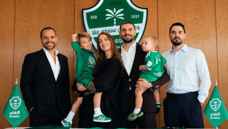 Merih Demiral’ın eşinden kafa karıştıran hamle: Tek kalemde soyadını kaldırdı