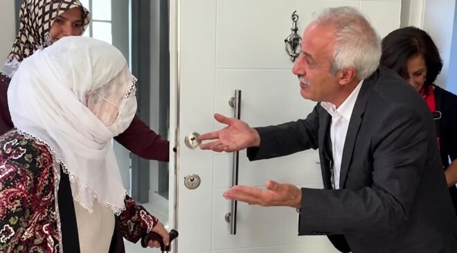 Demirtaş’ın annesinden Mızraklı’ya duygusal ziyaret: Sen niye tek geldin?