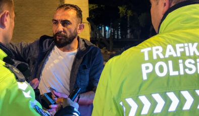 Alkollü yakalanan sürücü, ekiplere ‘abartmayın’ diyerek çıkıştı
