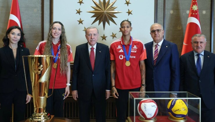 Şampiyonlar Külliye’de! Cumhurbaşkanı Erdoğan, Filenin Sultanları’nı kabul etti