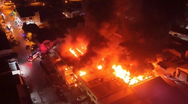 Eskişehir’de sanayi sitesindeki dükkanda korkutan yangın: TOMA’lar da destek verdi
