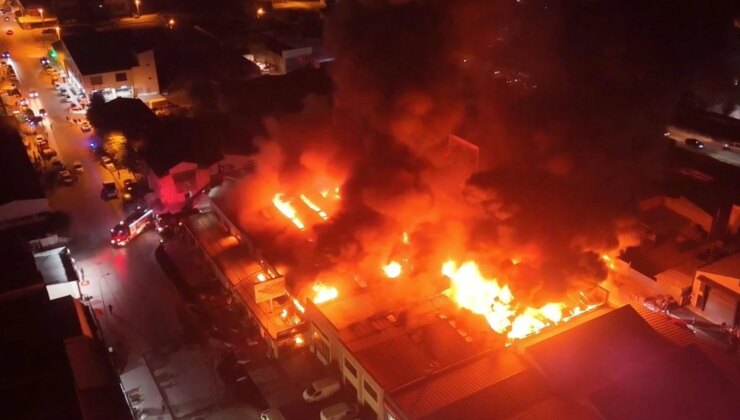 Eskişehir’de sanayi sitesindeki dükkanda korkutan yangın: TOMA’lar da destek verdi