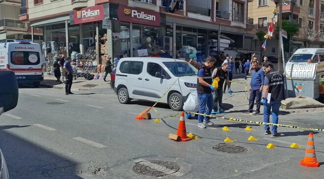 Seyir halindeki otomobile yapılan silahlı saldırıda 1 kişi hayatını kaybetti