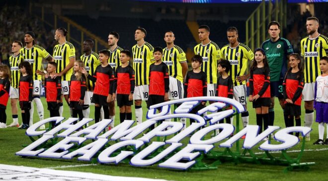 Ayakta alkışlandı! Fenerbahçe taraftarı yıldız isim için ‘O olmasaydı halimiz haraptı’ diyor