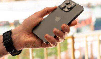 Apple’da 15 yıllık dönem sona erdi! Tim Cook koltuğunu devretti