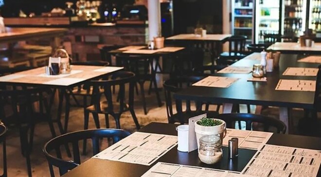 Türkiye’de de çok sayıda şubesi olan restoran zinciri satıldı, CEO istifa etti