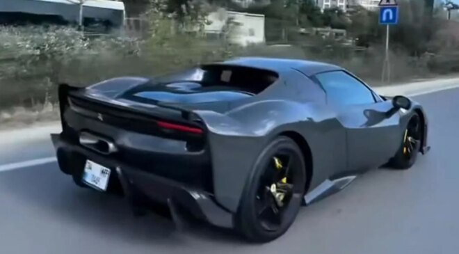 Osimhen’in 50 milyon TL’lik Ferrari’si asfaltı ağlattı