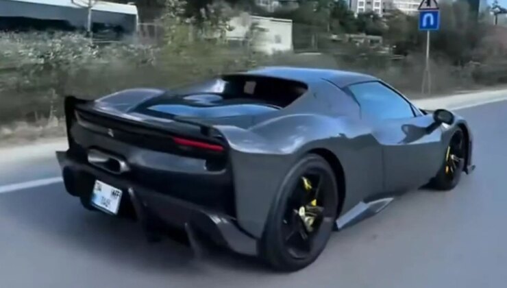 Osimhen’in 50 milyon TL’lik Ferrari’si asfaltı ağlattı